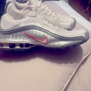 Ladies Nike REAX SIZE 8